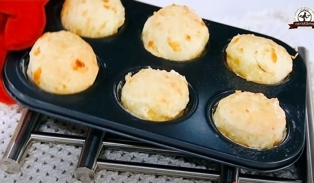 Aprenda a Fazer: Pão De Queijo Que Não Murcha Receita Fácil 7