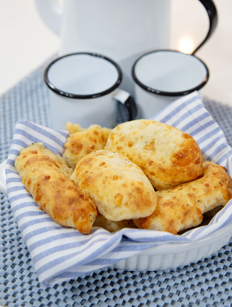 Como Fazer Pão de Queijo Simples e Saboroso em Poucos Minutos 5 pão de queijo